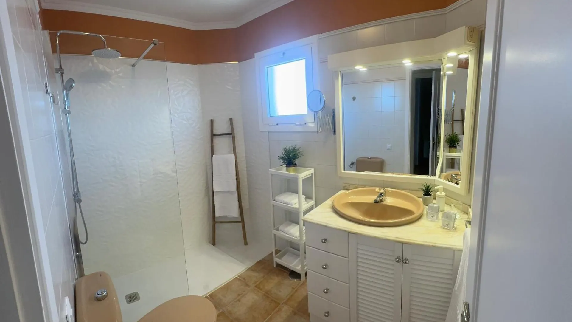Apartment Maravilloso Duplex Frente Al Mar Con Parking Propio A Pie De Playa Radazul